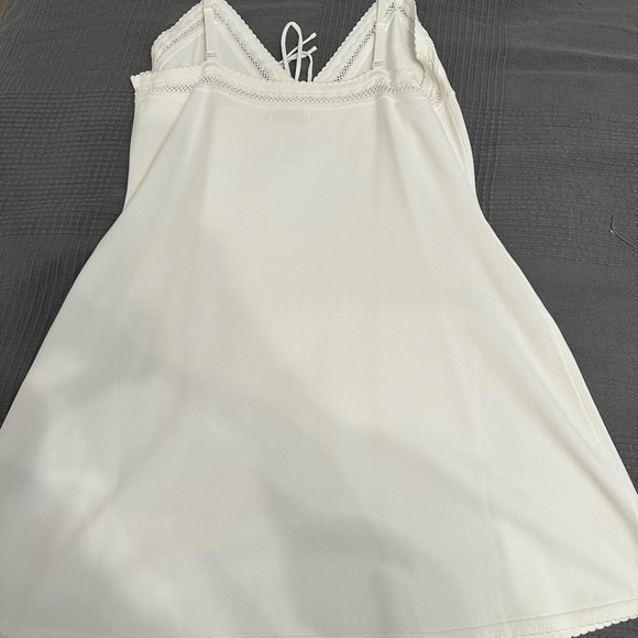 White mini dress - Picture 2 of 4